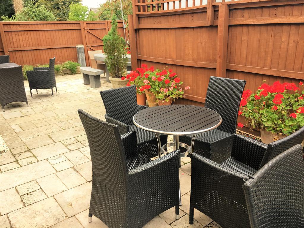 The Highworth Hotel Суиндон Экстерьер фото