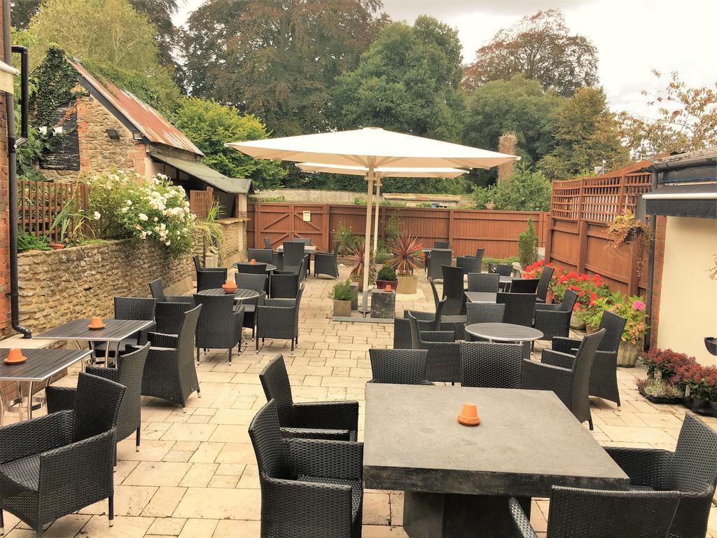The Highworth Hotel Суиндон Экстерьер фото