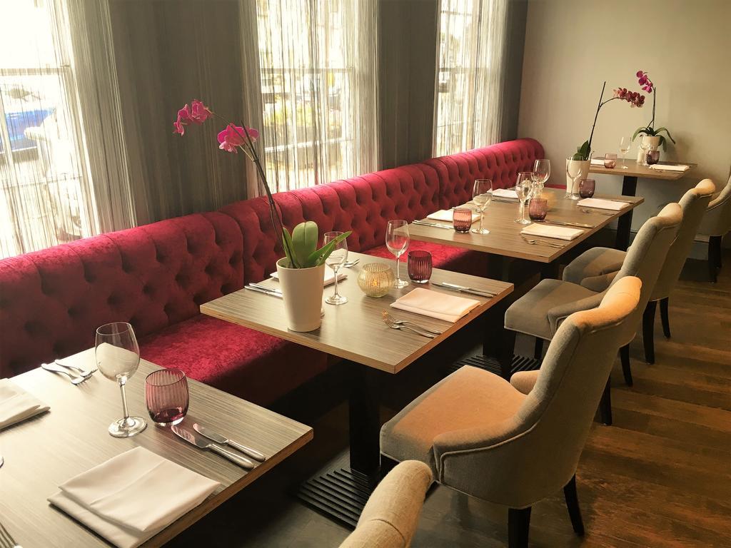 The Highworth Hotel Суиндон Экстерьер фото