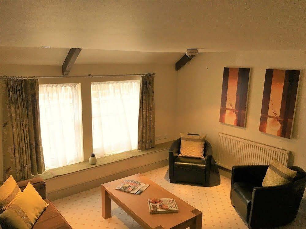 The Highworth Hotel Суиндон Экстерьер фото