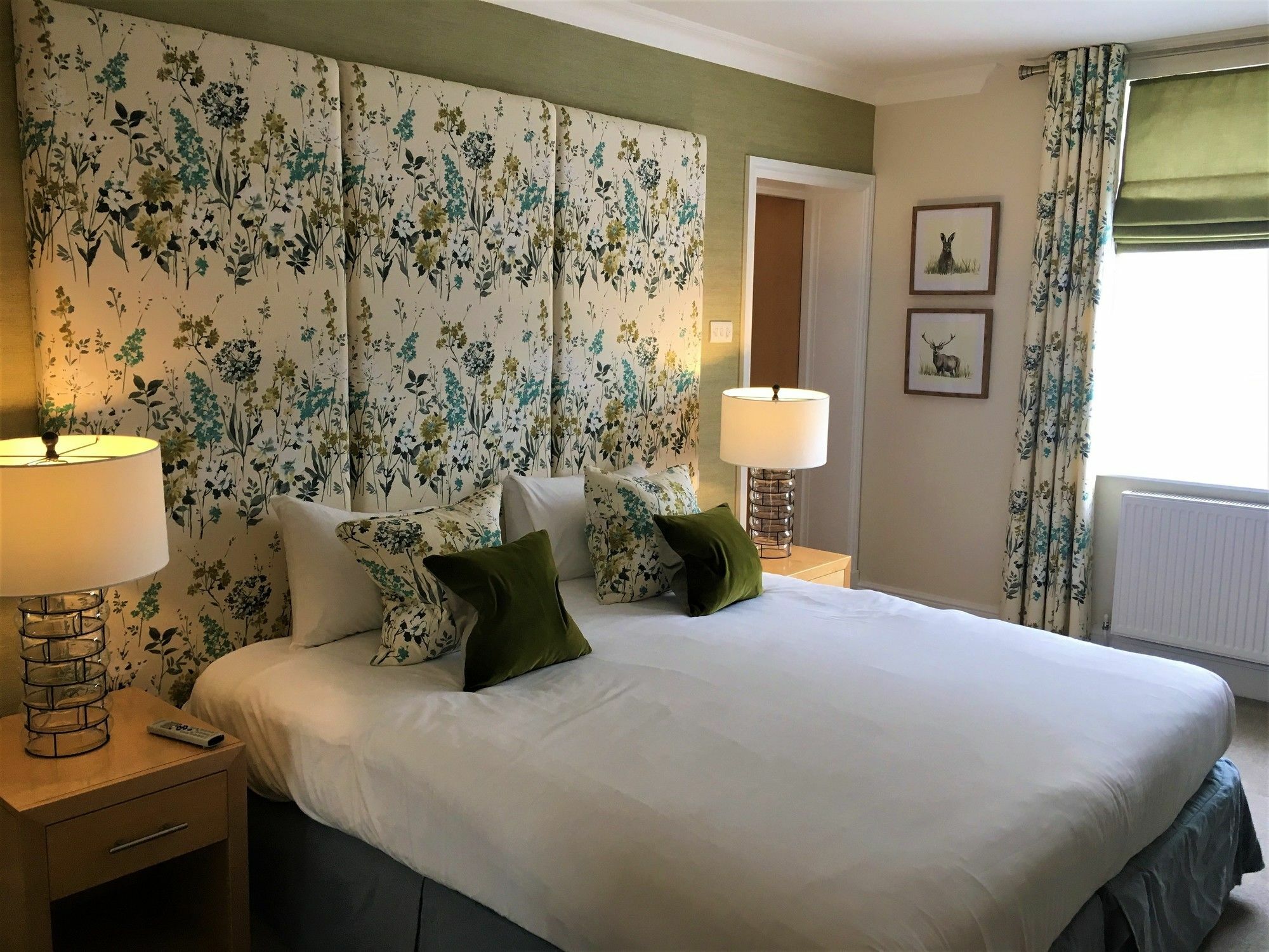 The Highworth Hotel Суиндон Экстерьер фото